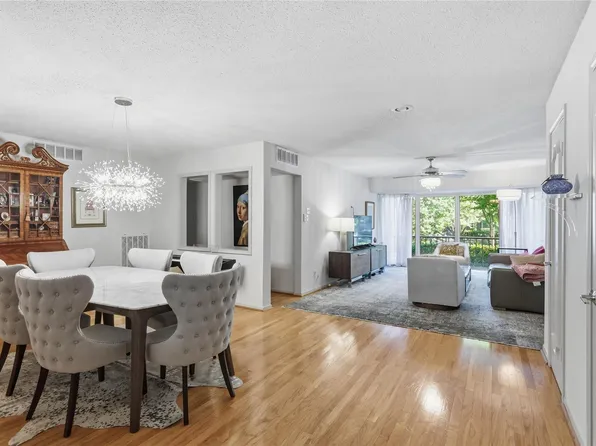 5050 Ambassador Way APT 112, Houston, TX 77056