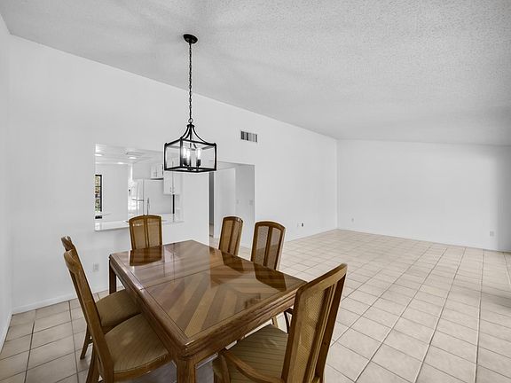 5th image of 6304 Silk Dogwood Ln