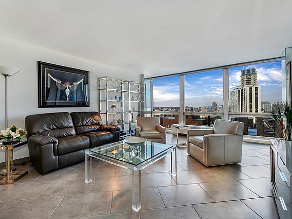 2nd image of 2400 N Lakeview Ave #27