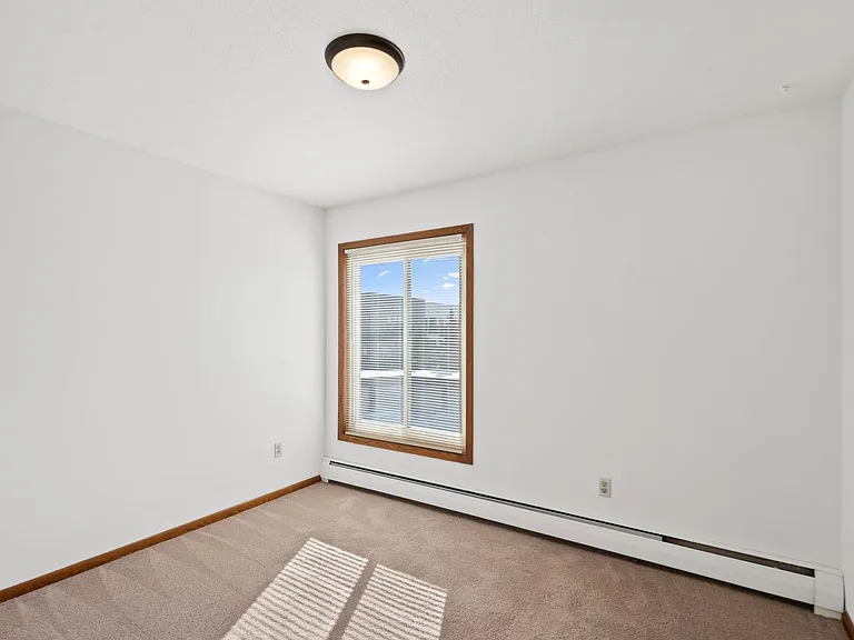 Rose Mall Apartments — Photo 41
