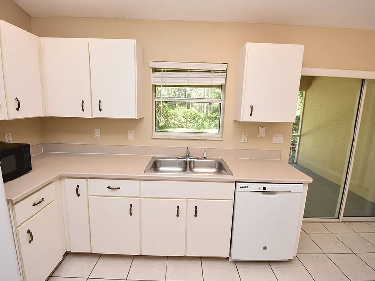 33 Lloyd Trl #B — Photo 13