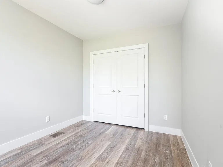 2733 Oakford St — Photo 16