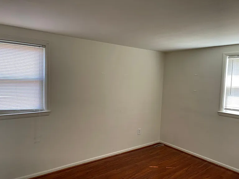 940 Circle Dr — Photo 6
