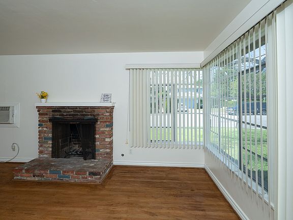 3rd image of 16-22 W Newman Ave