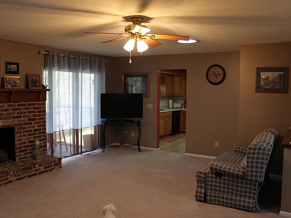 4th image of 240 James Ln