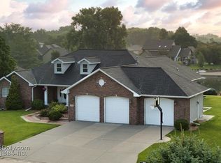 2717 Lakewood Dr, Grand Island, NE 68801