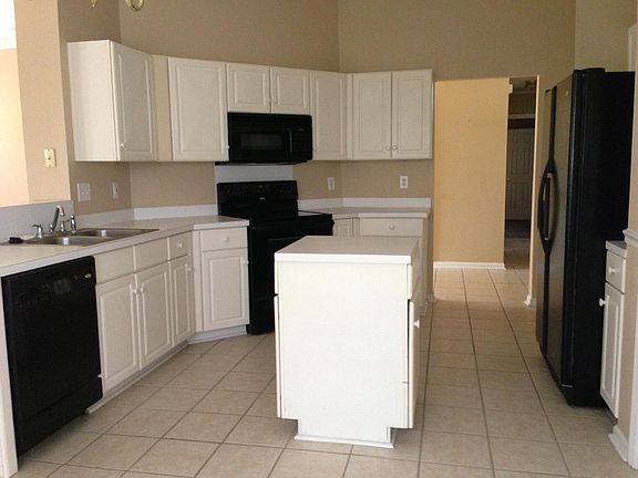 5th image of 8516 Stonebridge Dr