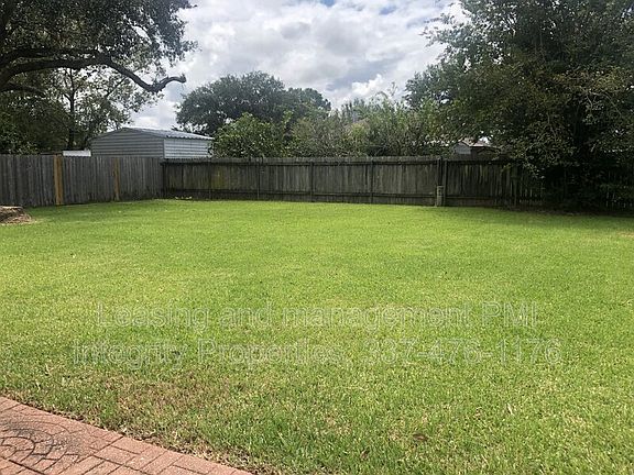 2nd image of 1604 Southwood Dr