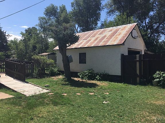3rd image of 1420 Pine Ave