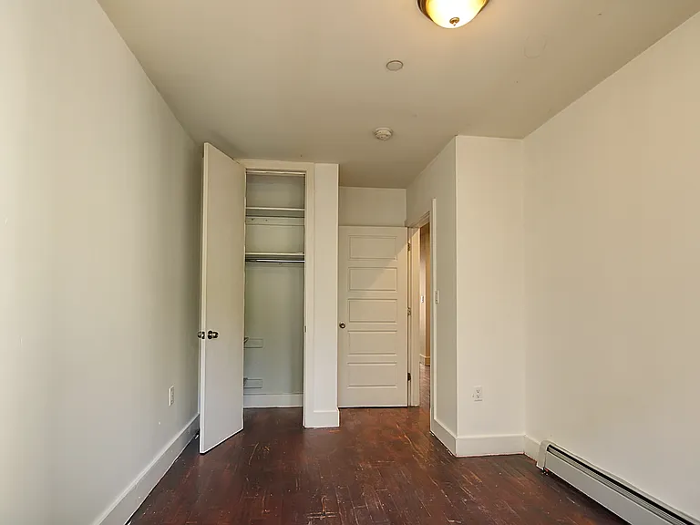 952 Madison St #4 — Photo 5