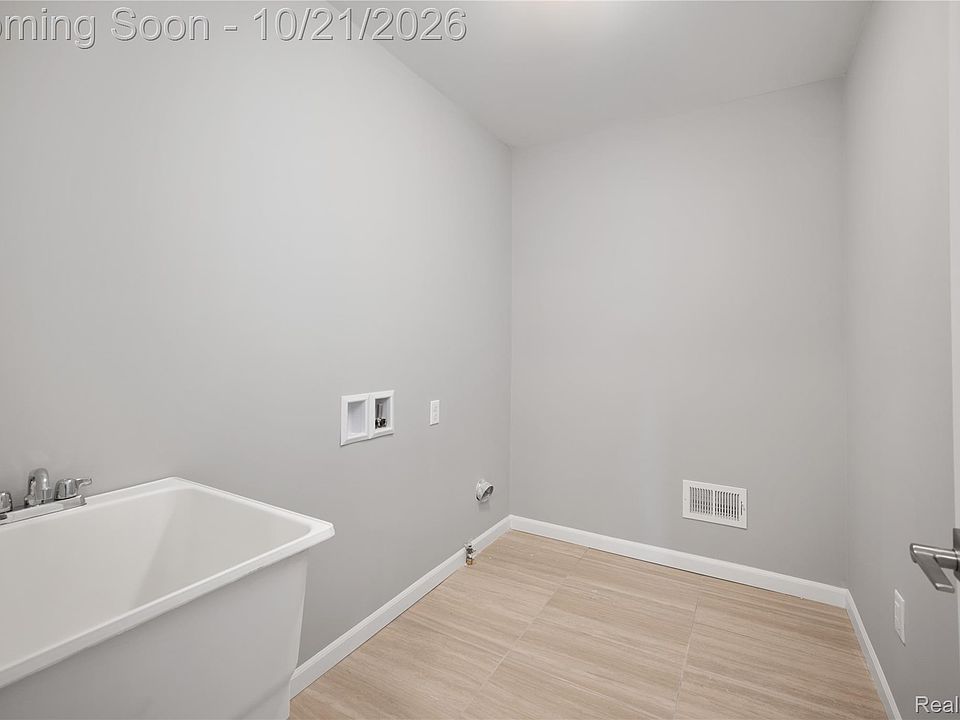 16085 Catalpa Ridge Dr, photo 17