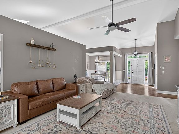 5th image of 136 Loran Pointe Cir