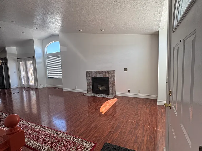 3720 S Hampshire Cir — Photo 3