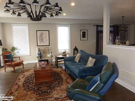 2nd image of 34 Wilson St