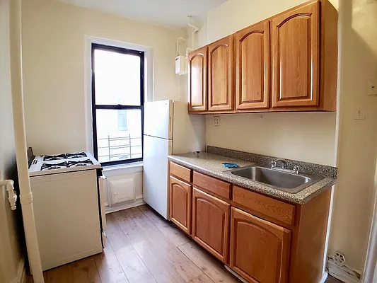 Rented by Sovereign Associates | media 8