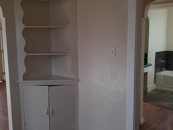 4th image of 504 E Grangeville Blvd