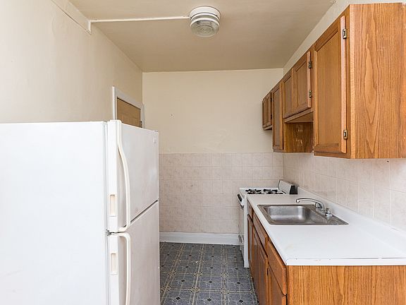 5th image of 1608 W Morse Ave APT 2W
