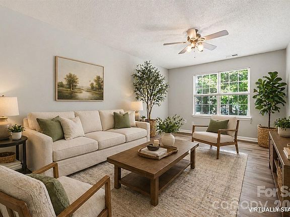 5th image of 10141 University Park Ln