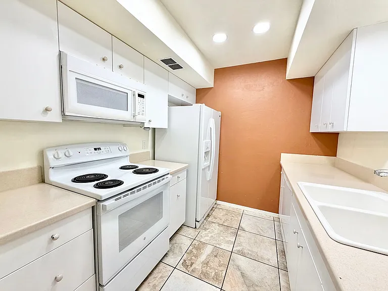 1050 E Ramon Rd #119 — Photo 9