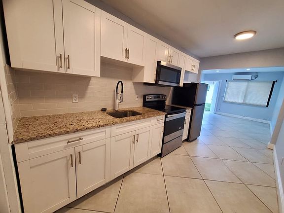 5th image of 841 NW 5th Ave #3