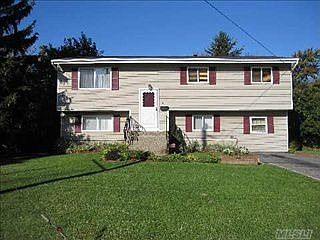 5th image of 10 Debbie Ln