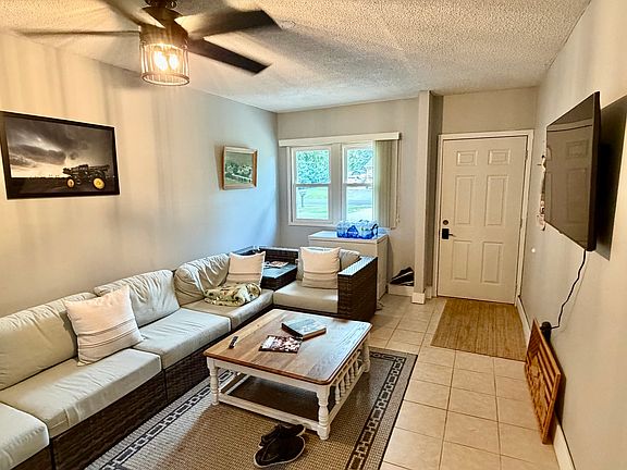 5th image of 28121 Woodside Dr