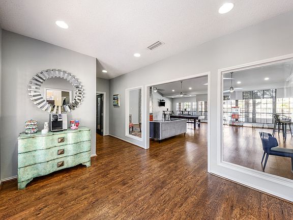 4th image of 1030 Dallas Dr #1013