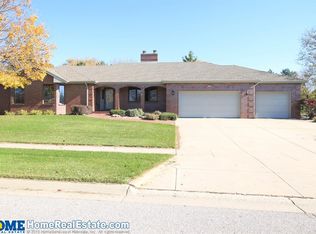 5000 Sinclair Ct, Lincoln, NE 68516
