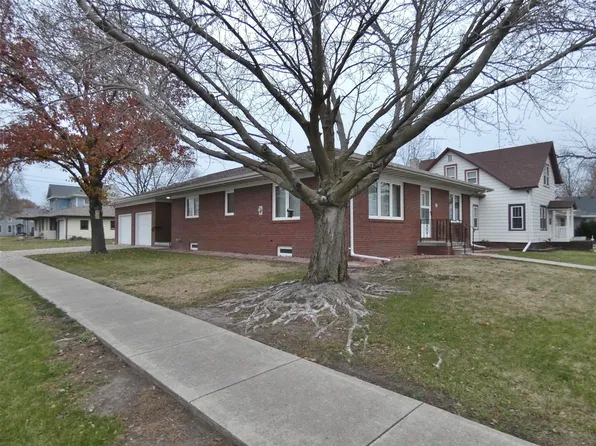 107 W 5th St, Prairie City, IA 50228