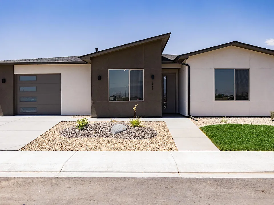 221 Shadow Mesa St