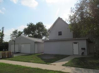 118 W 6th St, Redfield, SD 57469