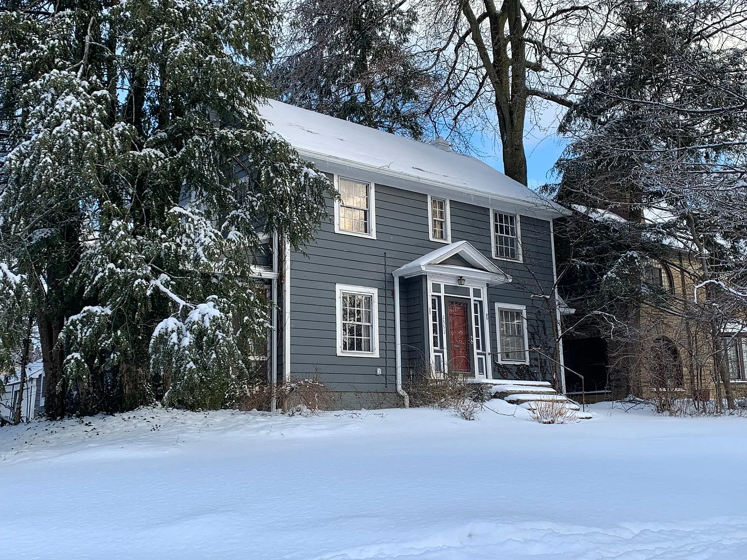 1551 Crest Rd photo 1