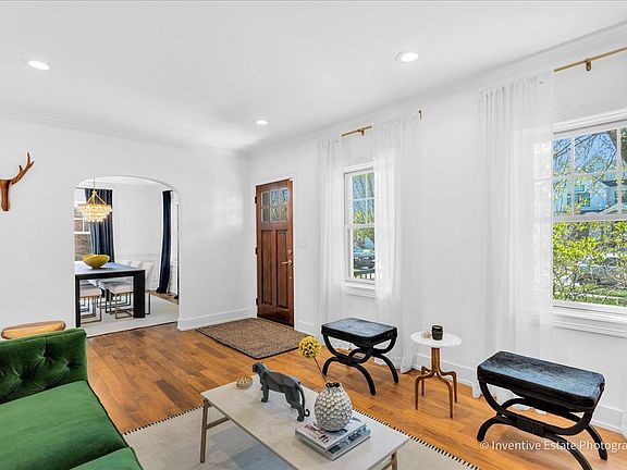 4th image of 305 N Clinton Ave
