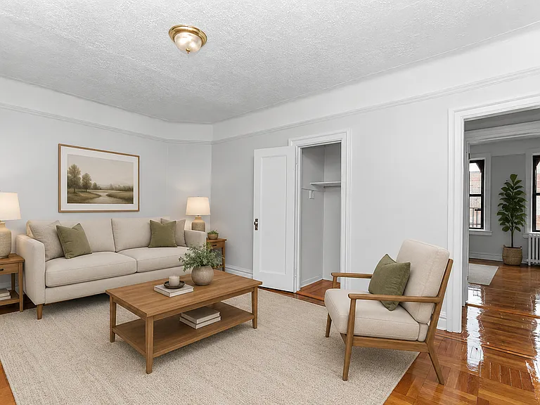 35 Thayer St #4G — Photo 1