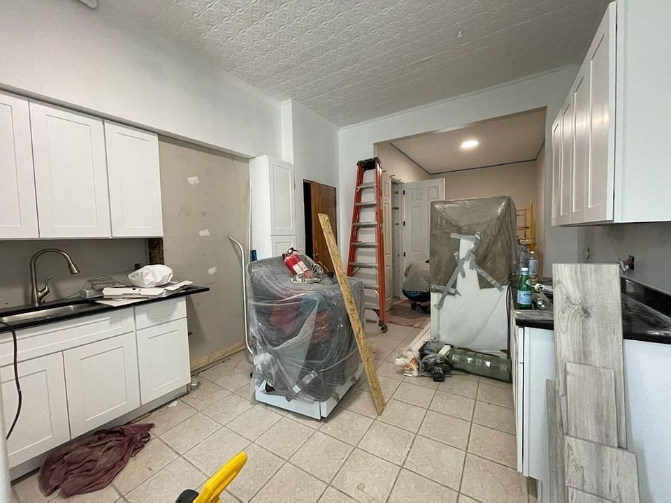 2nd image of 457 Grandview Ave APT 1