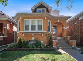 5811 W Roscoe St, Chicago, IL 60634