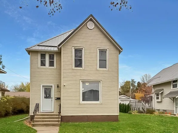 126 3rd Ave W, Cresco, IA 52136