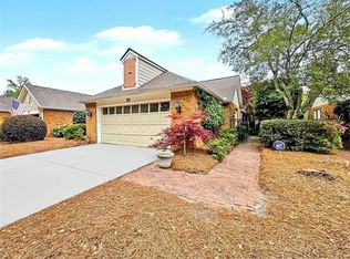 29 Lake Villa Dr, Roswell, GA 30076