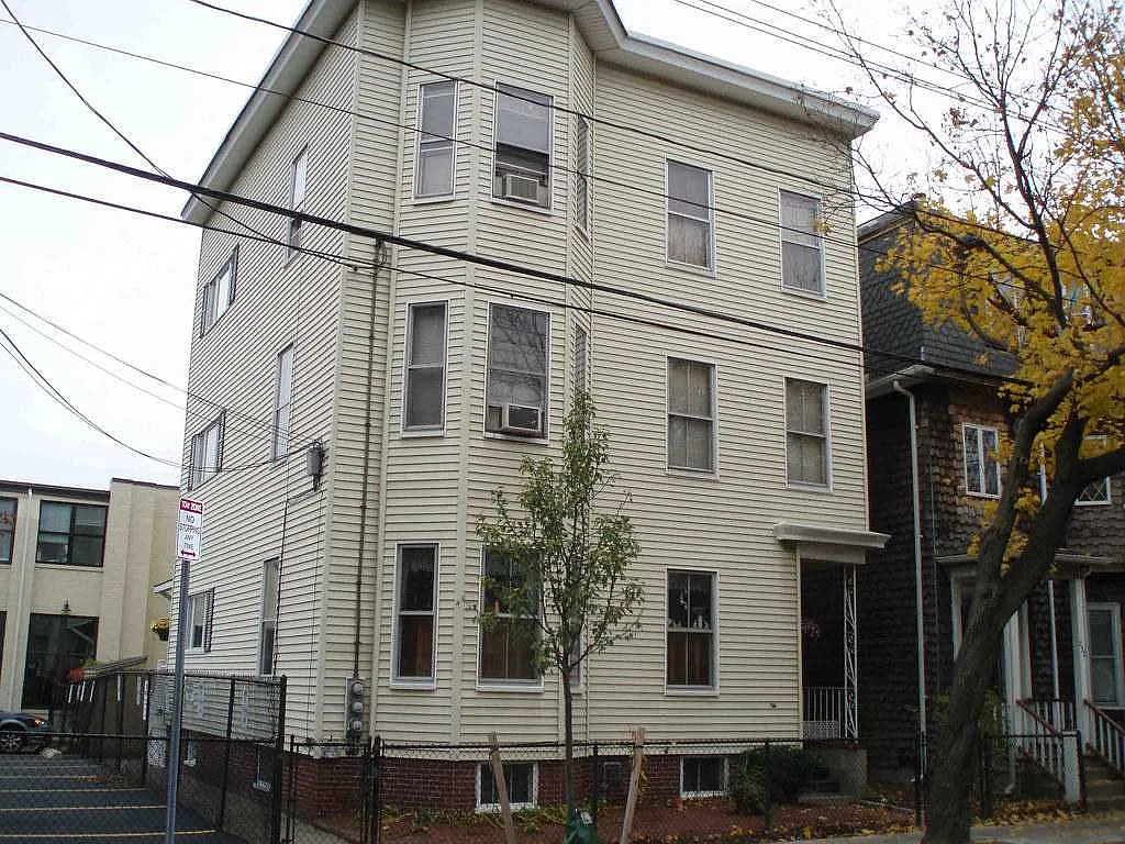 3 bed, $4,500 — Photo 4