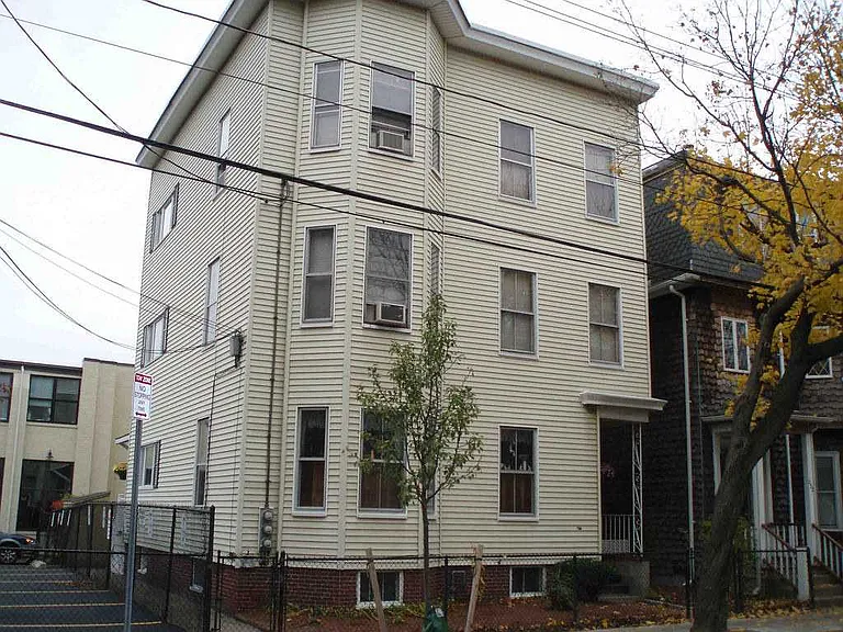 Brookline St — Photo 4