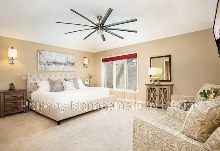 921 Vineland Ct — Photo 17