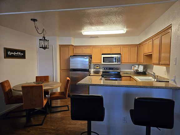 3rd image of 2915 N Texas St