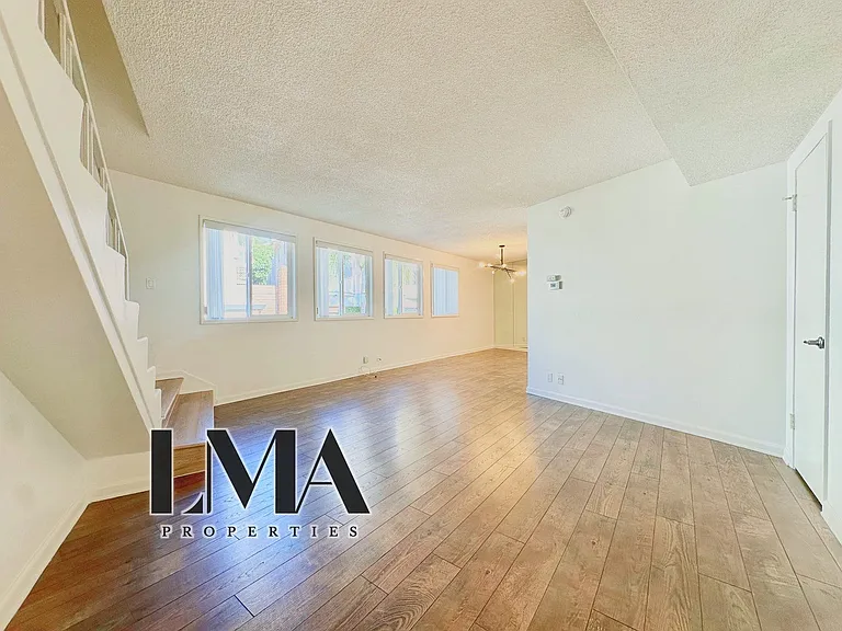 1830 N La Brea Ave #7A — Photo 18