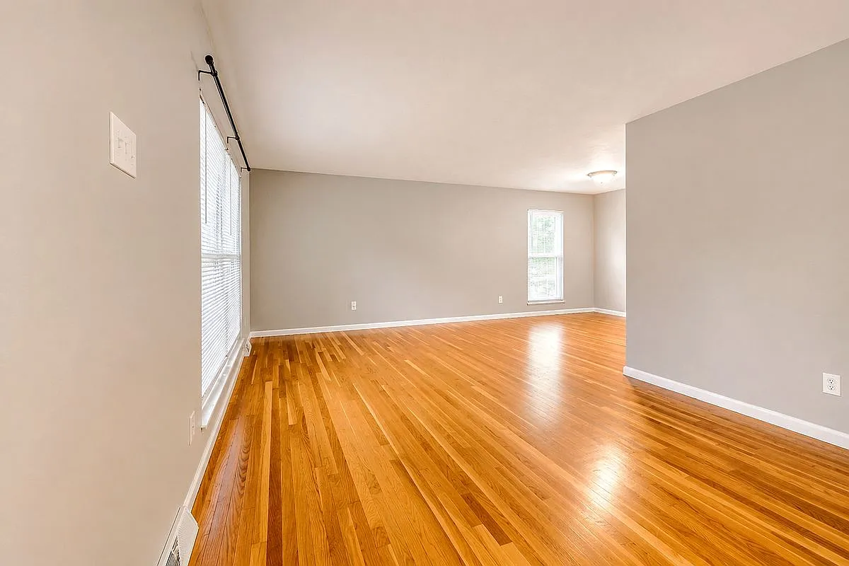 3 bed, 2.0 bath, 1452 sqft, $1,700 — Photo 4