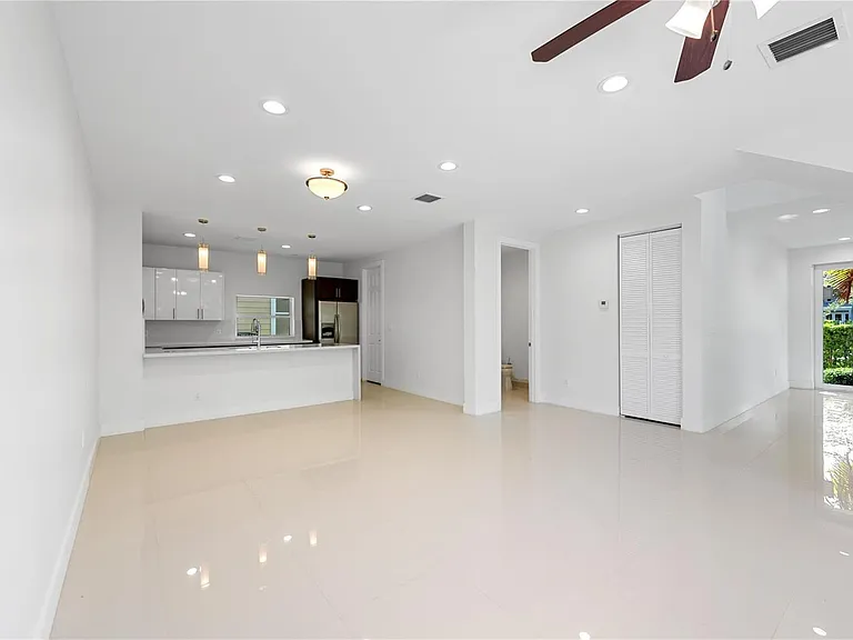1428 SW 4th Ave #1428 — Photo 24
