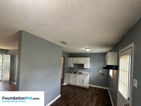 4th image of 4990 Newton Rd