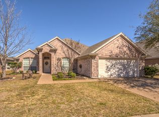 7919 Fox Chase Dr, Arlington, TX 76001