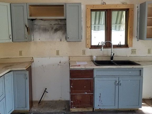 4th image of 342 Hillside Dr
