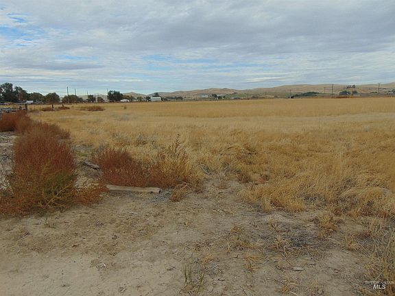 2nd image of Saddlehorn Ln