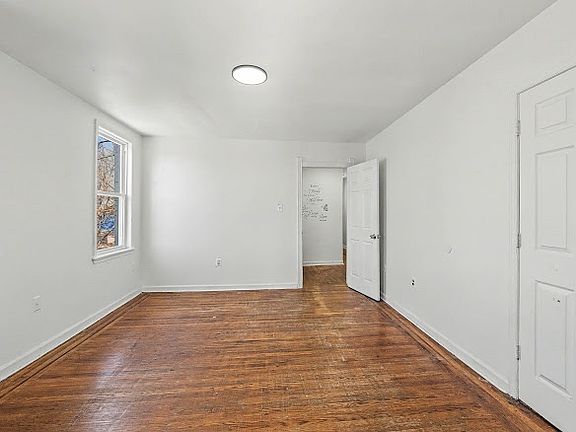 3rd image of 3625 Winchester Ave APT 3